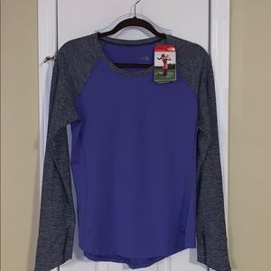 Women’s North Face shirt